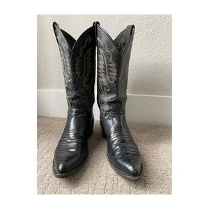 COPY - Black Justin’s cowboy boots- used